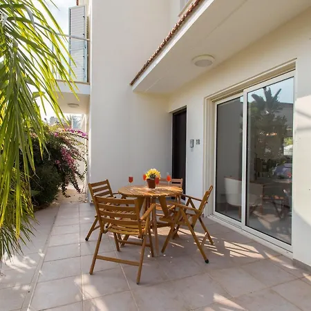 Pernera 588 ヴィラ パラリムニ