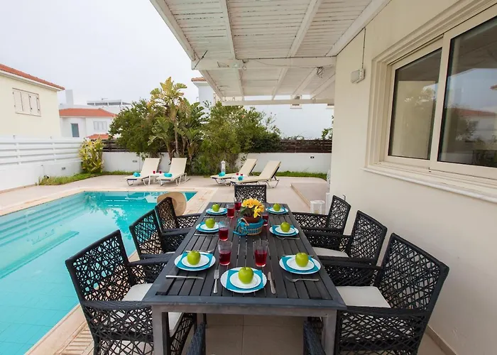 Pernera 588 パラリムニ