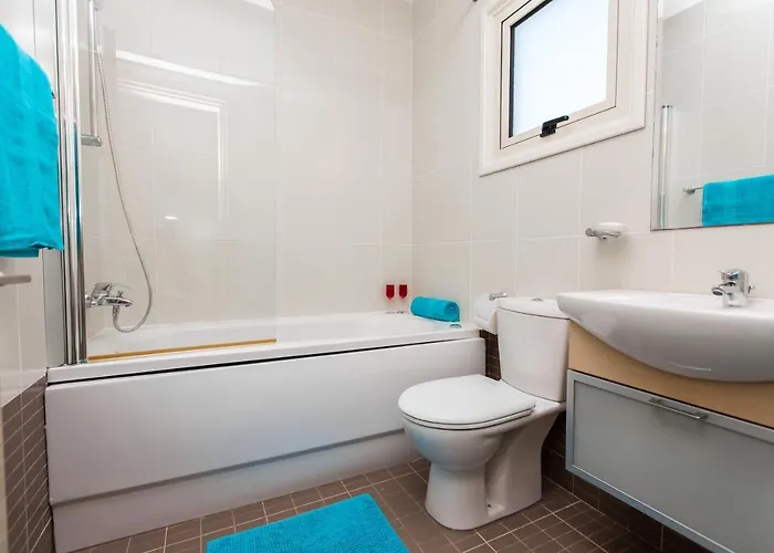 Pernera 588 パラリムニ