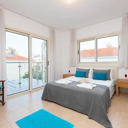 Βίλα Pernera 588 *