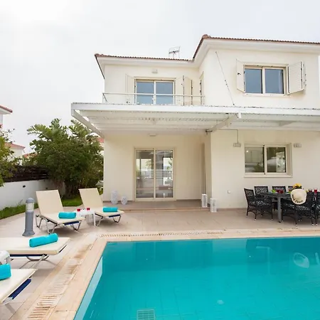 Pernera 588 * Παραλίμνι