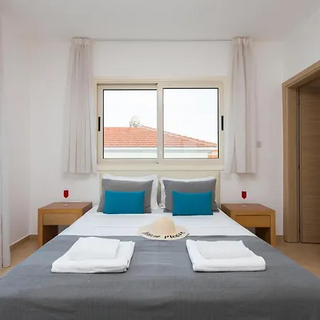 Pernera 588 Βίλα