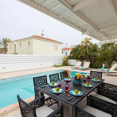 Pernera 588 Παραλίμνι