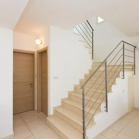 Villa Pernera 588