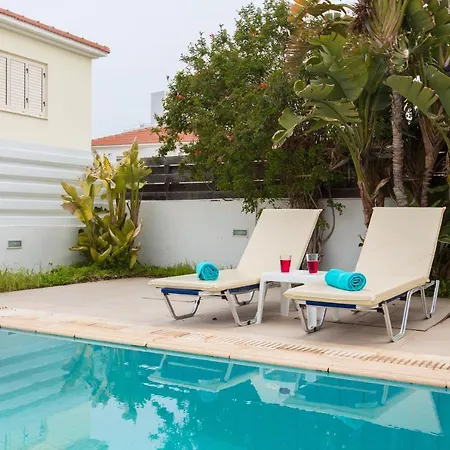 Βίλα Pernera 588 Παραλίμνι