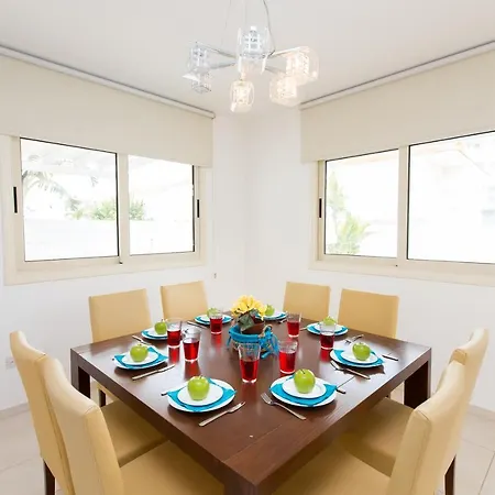 Βίλα Pernera 588