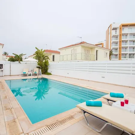 Βίλα Pernera 588 Παραλίμνι