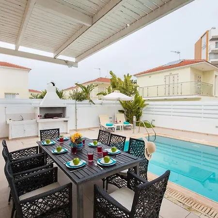 Pernera 588 Villa Paralimni