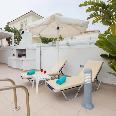 Βίλα Pernera 588 Παραλίμνι