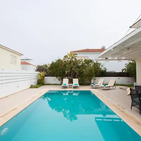 Pernera 588 Παραλίμνι