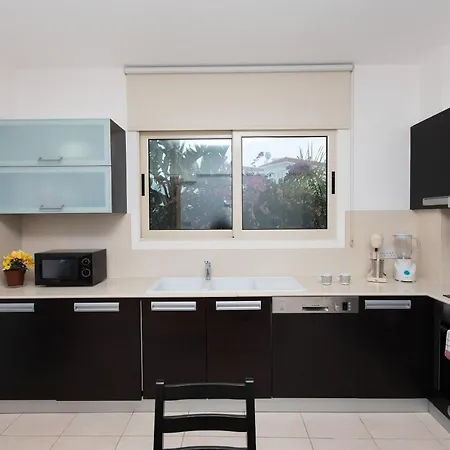 Βίλα Pernera 588 Παραλίμνι