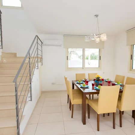 Βίλα Pernera 588 *