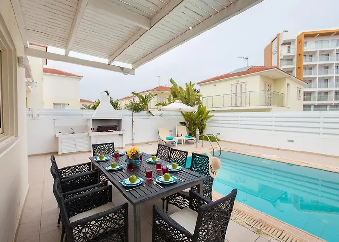 Pernera 588 Vilă Paralimni